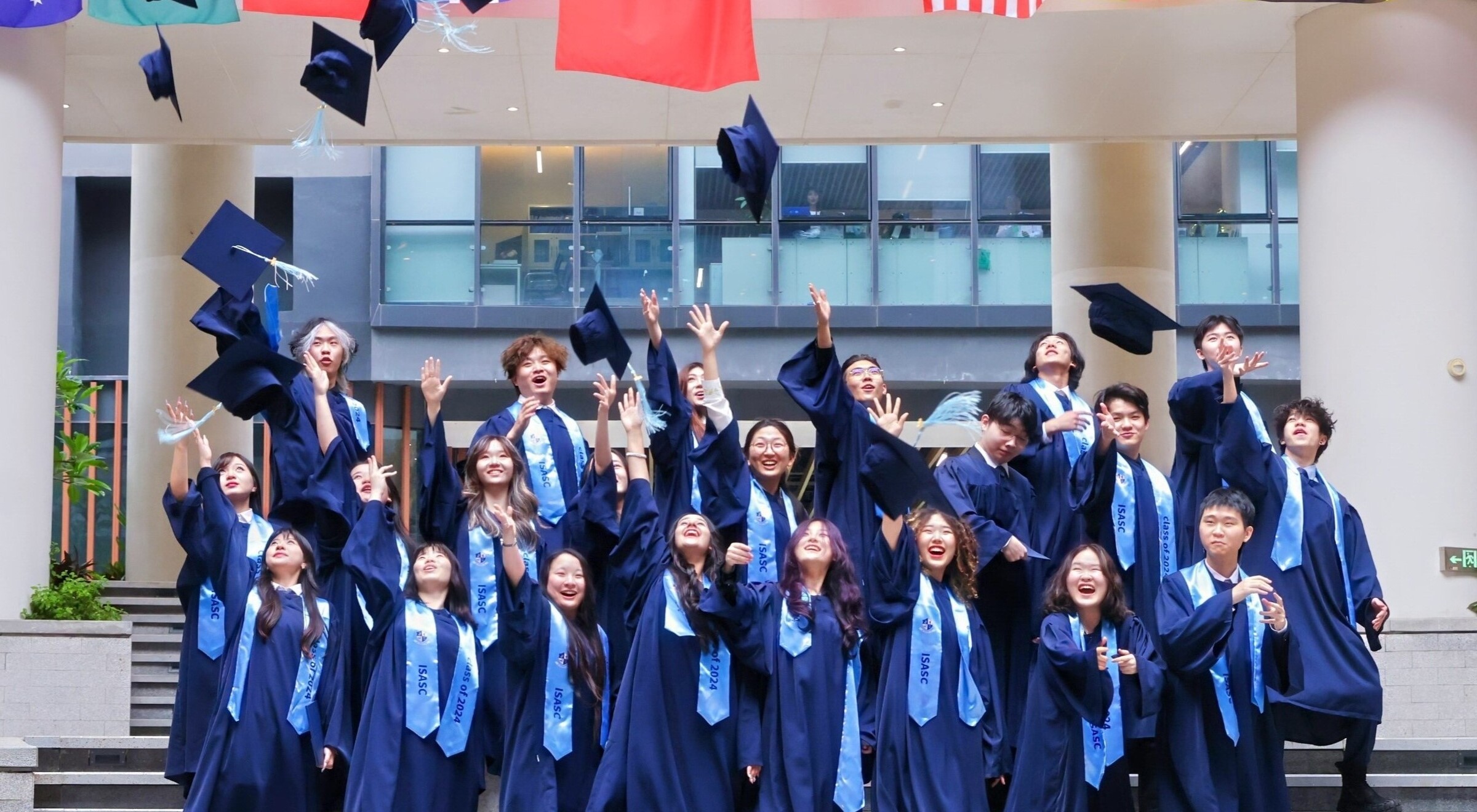 Happy Graduation 2024毕业典礼 | 星河宇宙远阔 学海无涯待闯